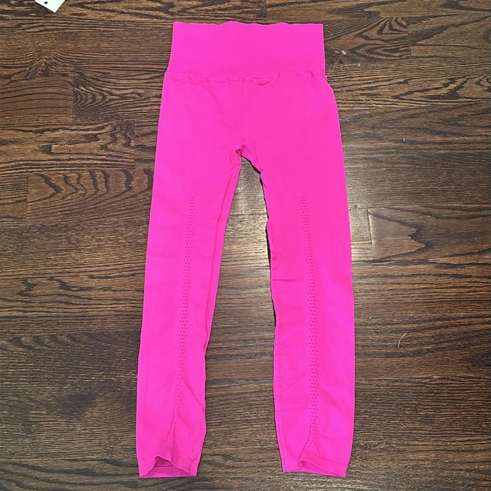 43.  **NWT** FP Movement Good Karma Leggings - Picture 3 of 6